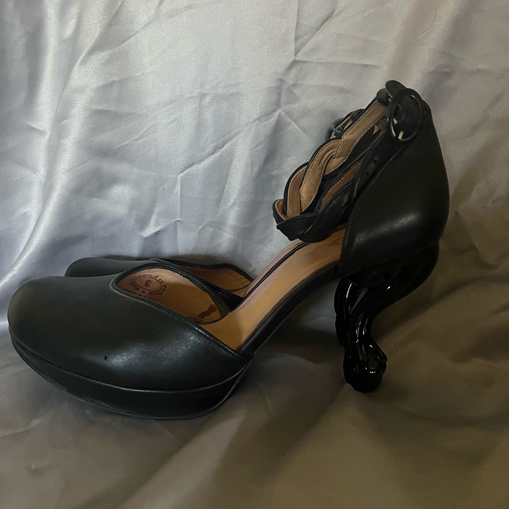 John Fluevog Nefertiti Black Size 8